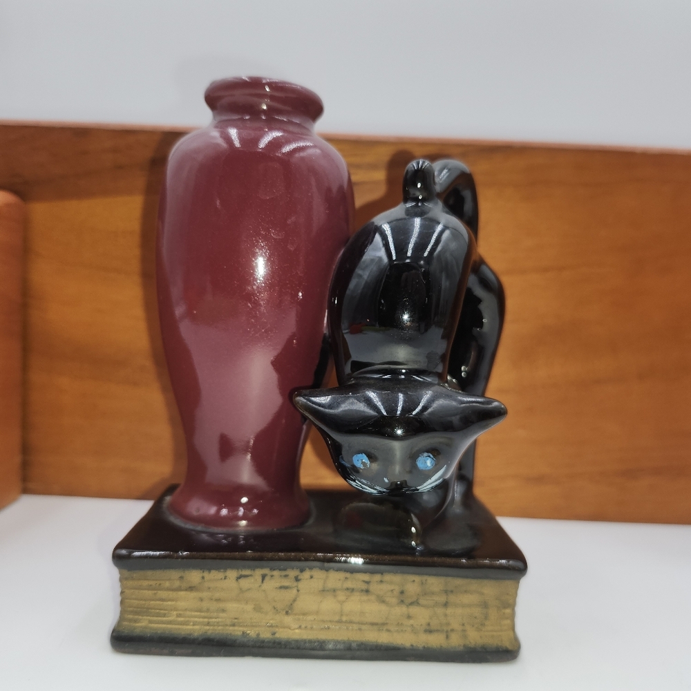 Vintage Redware Black Cat W/ Bud Vase on book bookend Made In Japan - Picture 1 of 10